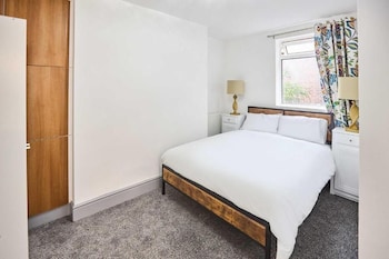 apartment sleeps 8 with wifi