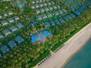 movenpick resort cam ranh