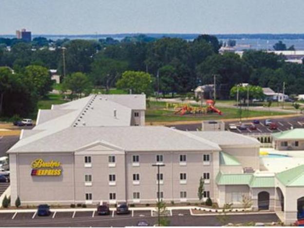 Cedar Point's Express Hotel,Huron>>Erie County,2 star