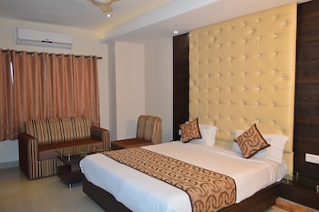 Hotel Galaxy,Near Allahabad University,3 star