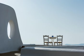 helestia pocket hotel caldera santorini