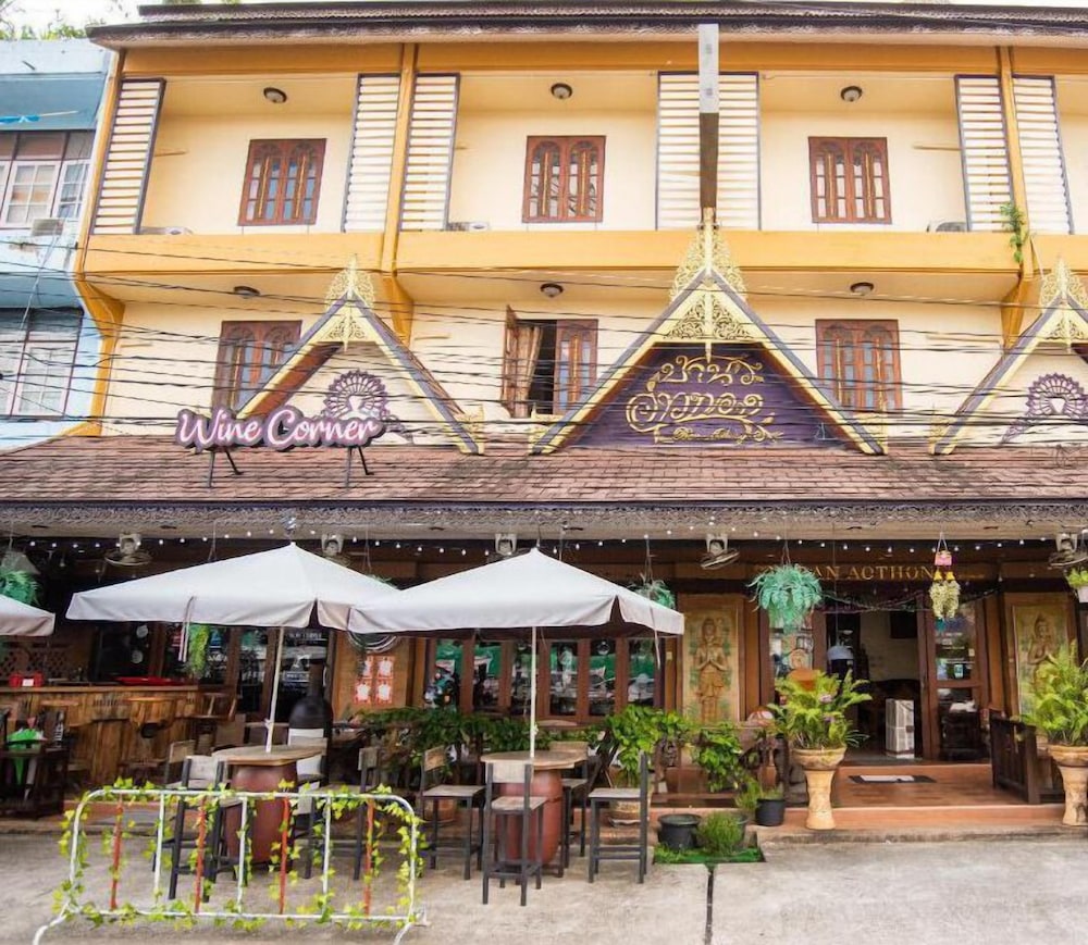 ban aothong hotel