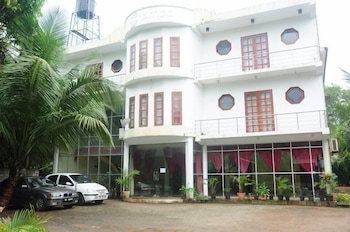ananthi hotels