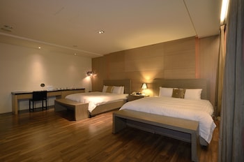 The Sun Hot Spring & Resort,Fengyuan>>Beitun,5 star