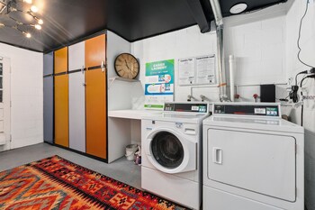 sage suite calm and earthy stay near old town