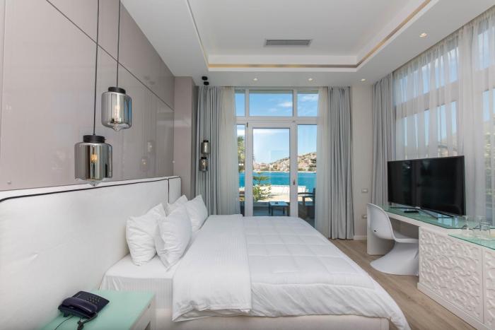 demi hotel