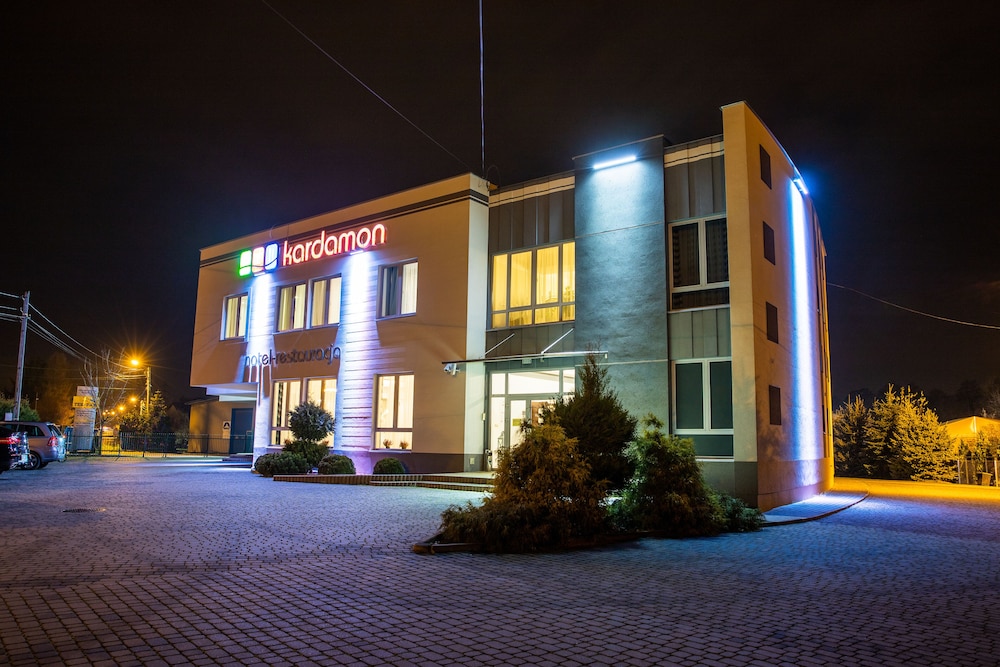 Hotel Restauracja Kardamon,Tarnow>>Rzezawa,3 star