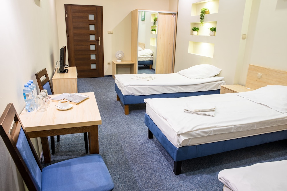 Hotel Restauracja Kardamon,Tarnow>>Rzezawa,3 star