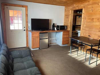 Rustic Inn,,2 star