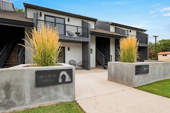Modern Mesa,,4 star