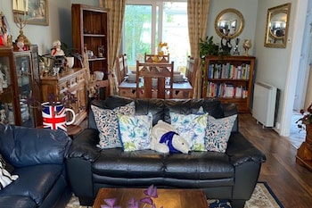 2-Bed House Sleeps 4 - Enclosed Garden - Tv & Wifi,,3 star