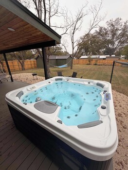 koselig hus with cowboy pool and outdoor shower