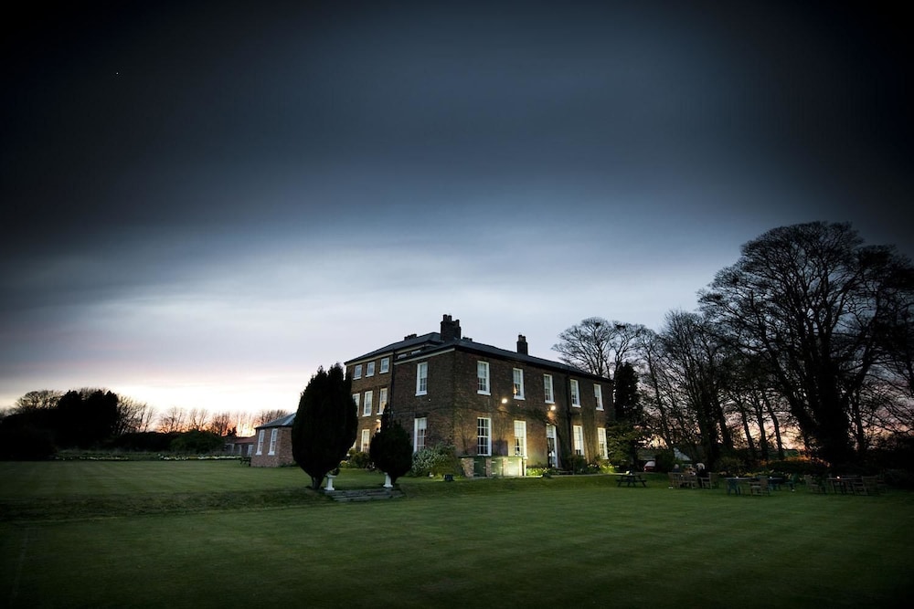 Rowley Manor Hotel,East Riding Of Yorkshire>>Cottingham,3.5 star