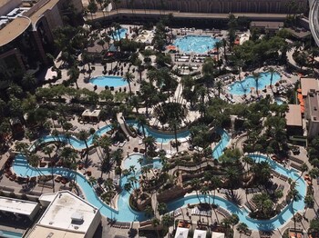 lucky gem penthouse suites at mgm signature