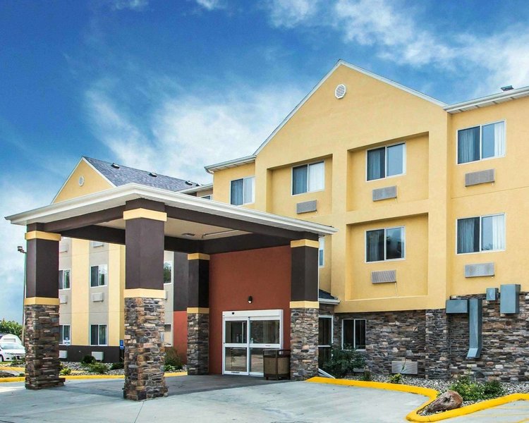 Comfort Inn & Suites Waterloo - Cedar Falls,Evansdale>>Black Hawk County,2.5 star