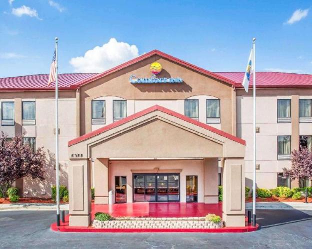 Comfort Inn & Suites At Stone Mountain