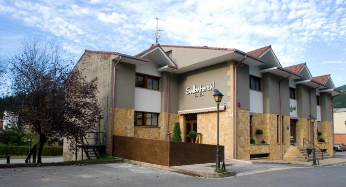Hotel Salbatoreh,San Sebastián>>Beasain,2 star