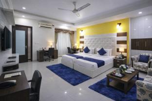 hotel smart inn near igi airport and free airport drop