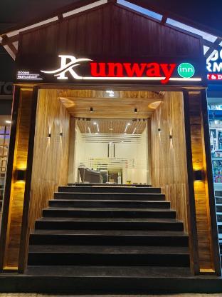 Hotel Runway Inn,,4 star