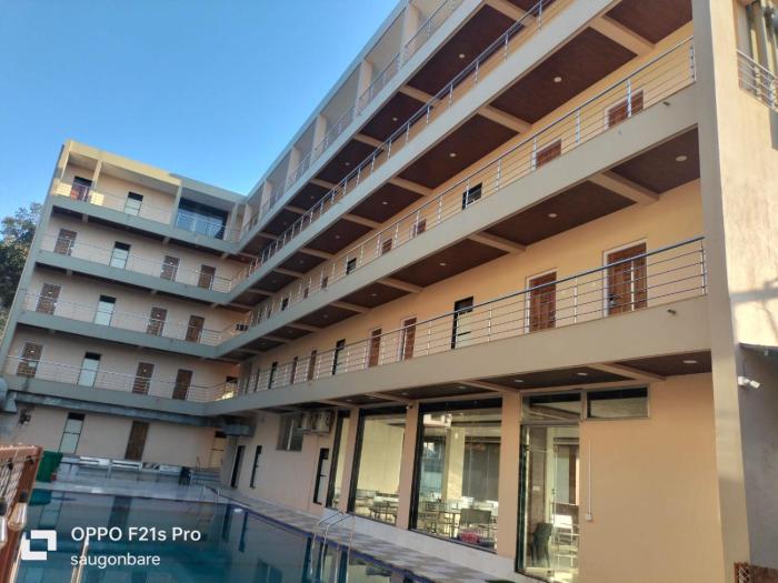 saisha palace hotel ganpatipule