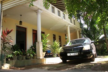 Natures Bliss Garden Stay,Gampaha>>Colombo,2.5 star