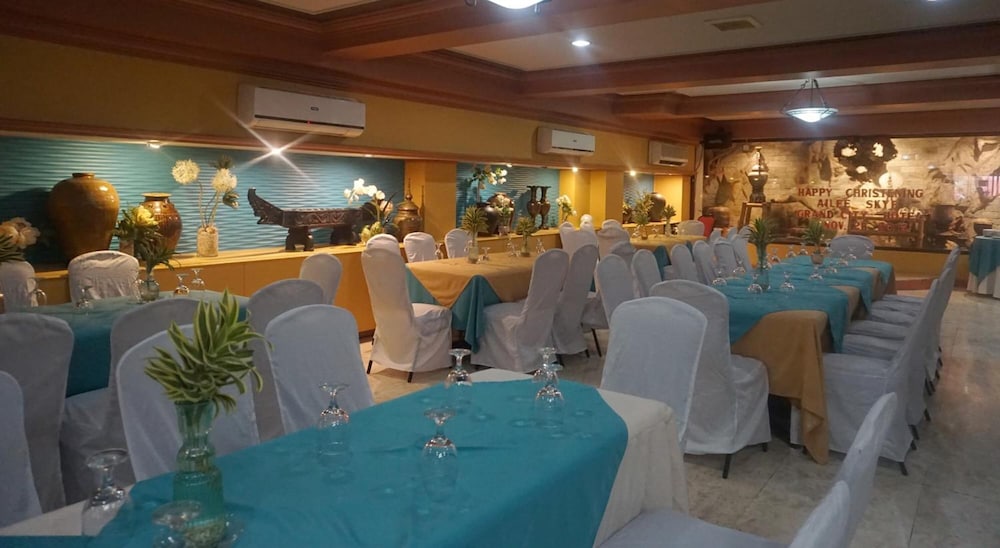 grand city hotel