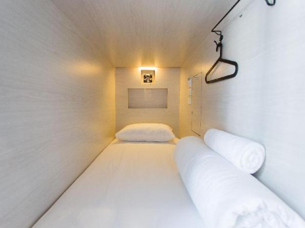 the cube hostel