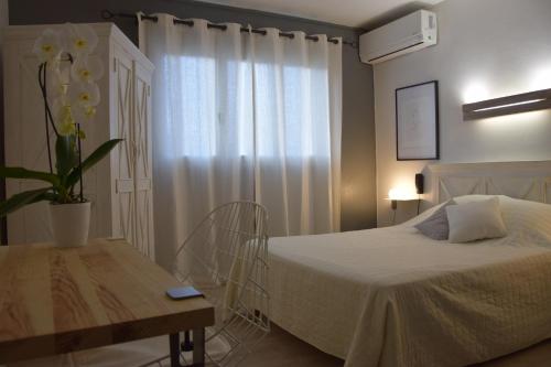 hotel le grillon
