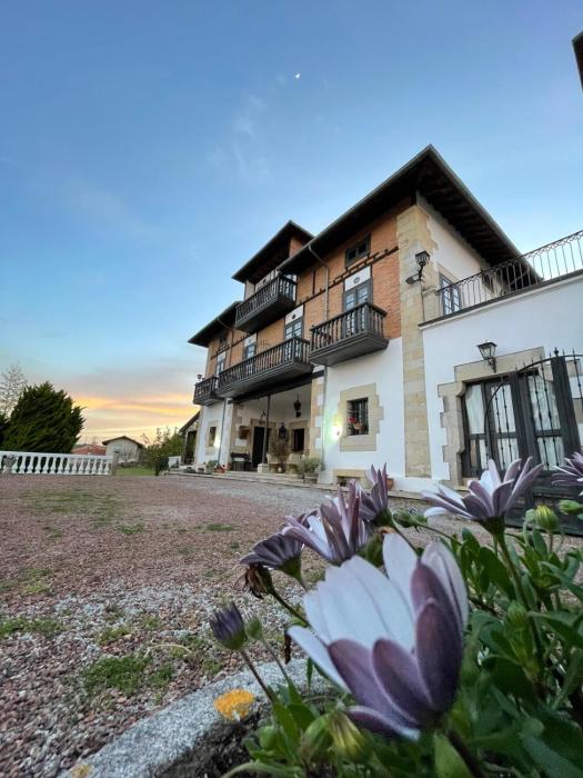 Hotel Palacio La Casona De Cerrazo,Cerrazo>>Cantabria,3 star