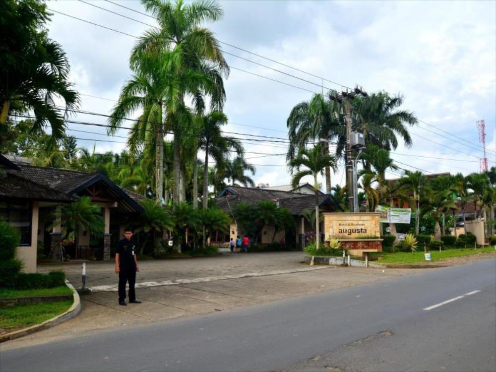 augusta sukabumi hotel