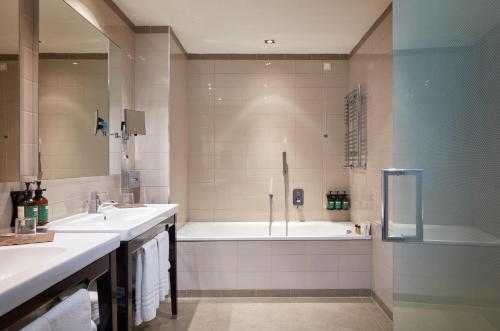 room-image