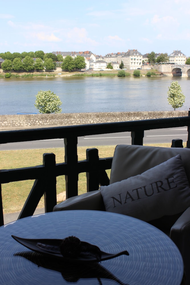 Rive Gauche,Pays De La Loire>>Maine-Et-Loire,2 star