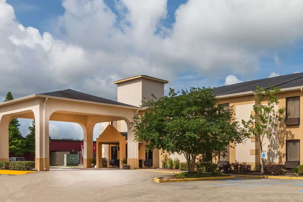 Days Inn & Suites By Wyndham New Iberia,Lafayette>>Abbeville,2 star