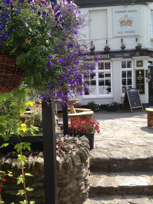 the crown hotel