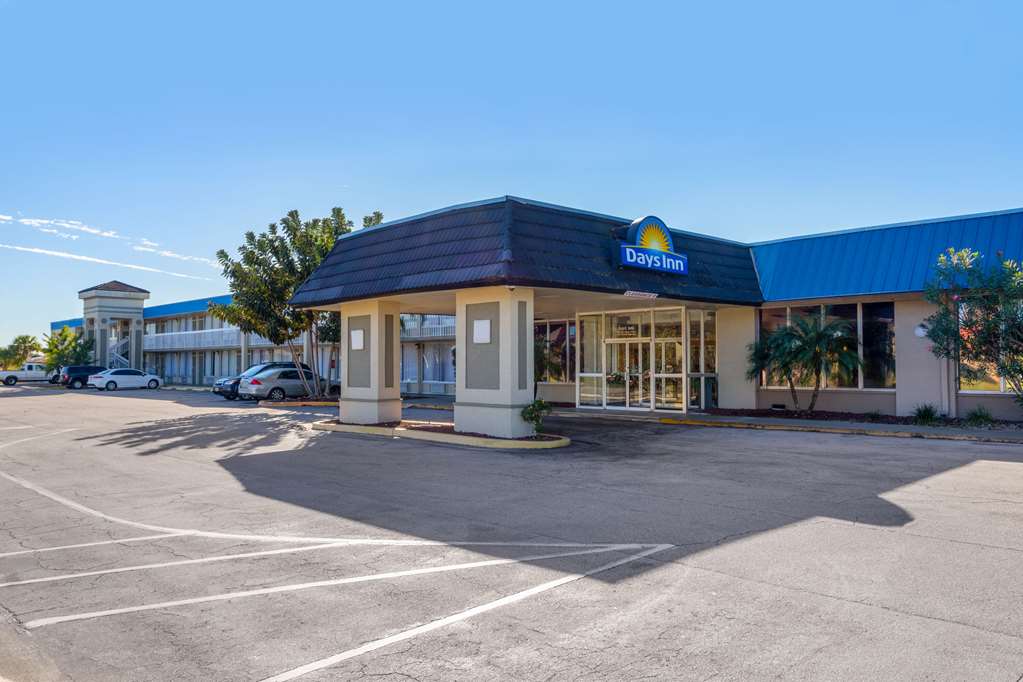 Days Inn By Wyndham Titusville Kennedy Space Center