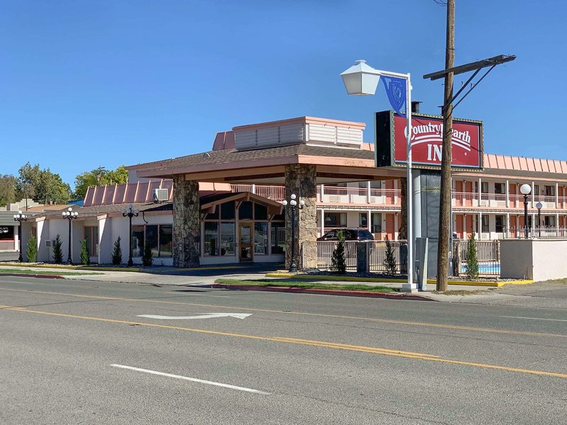 Econo Lodge Inn & Suites