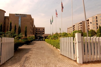 De Best Prime Hotel Resort,Near Nigerian National Mosque,4 star