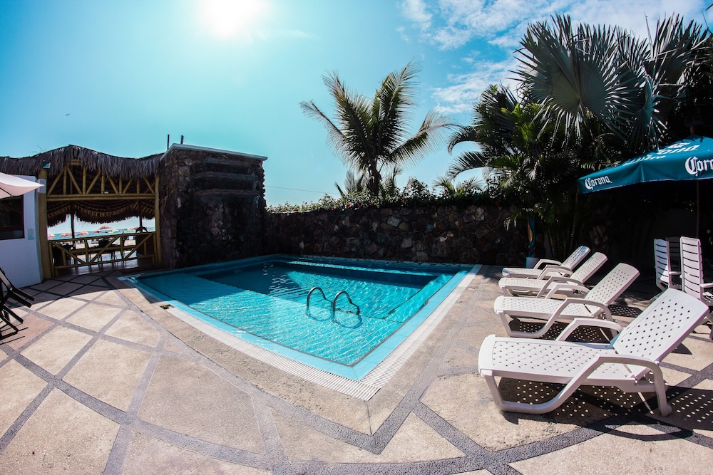 Dharma Beach Hotel,Manglaralto>>Jipijapa,3 star