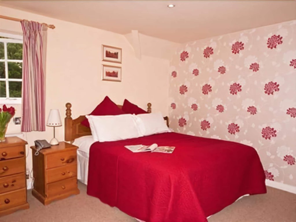 The Fox And Hounds  Country  Inn And Dining,Cardiff>>Barry,4 star