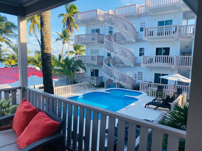 La Isla Resort,Caye Caulker>>Belize City,3 star