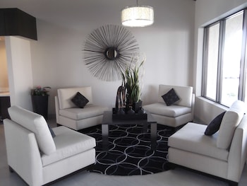 doubletree suites by hilton tucson airport