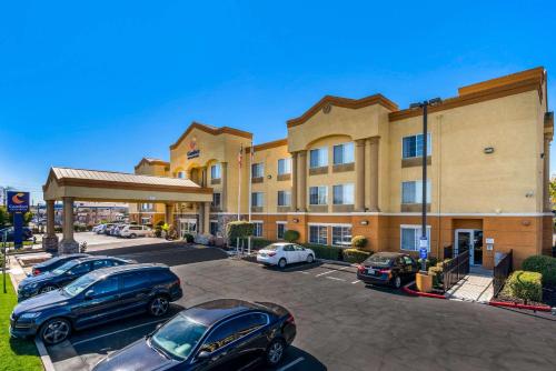 comfort inn and suites sacramento university area