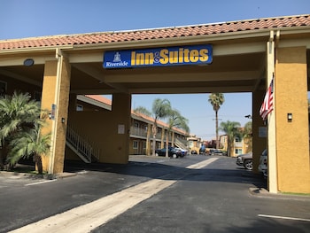 riverside inn and suites