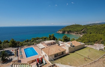 Alonissos Beach Bungalows & Suites Hotel,Alonnisos Old Town>>Alonissos,4 star
