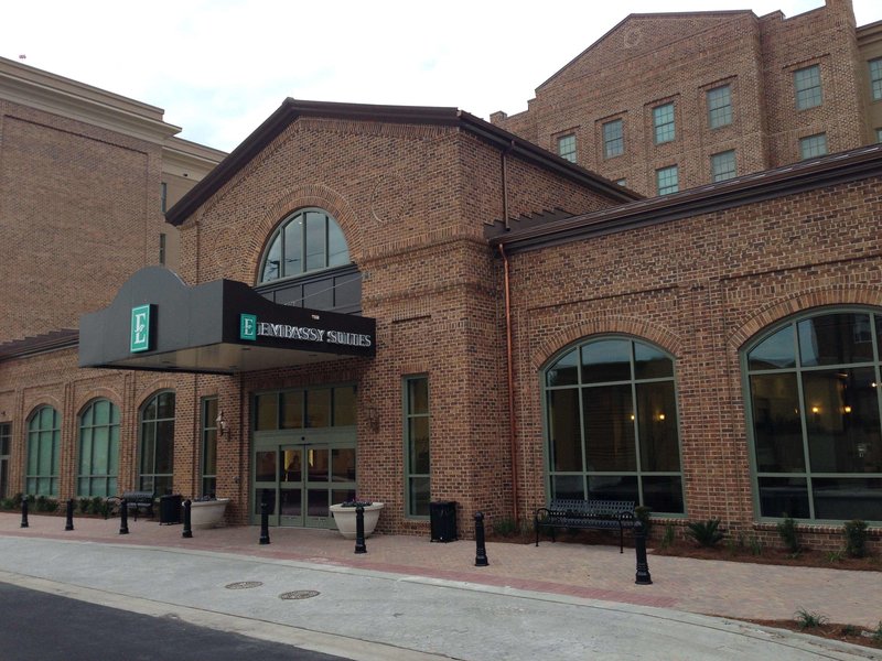 embassy suites by hilton savannah historic district