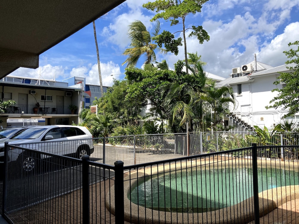 cairns city motel
