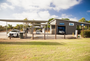 Capricorn Holiday Park,Carnarvon>>Brown Range,4 star