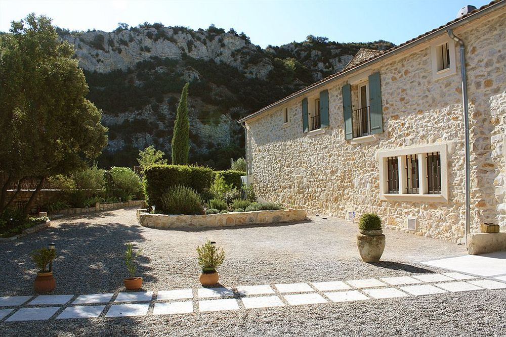 Entre Vigne Et Garrigue,Gard>>Avignon,3 star