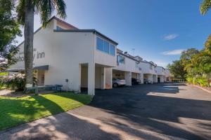 noosa parade holiday inn