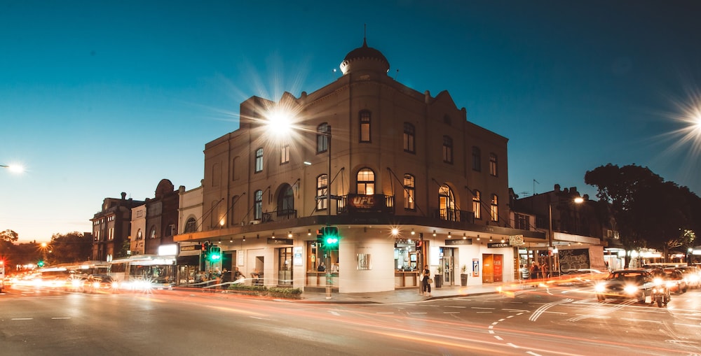 crown hotel surry hills